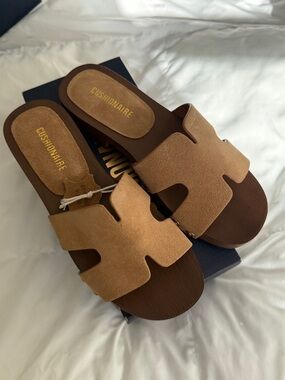 BRAND NEW Cushionaire Thai taupe Suede Slide Sandals size 7